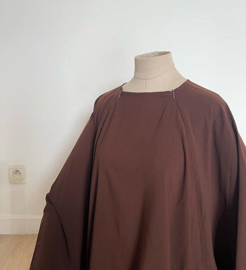 Abaya_Sajmaya_marron portée
