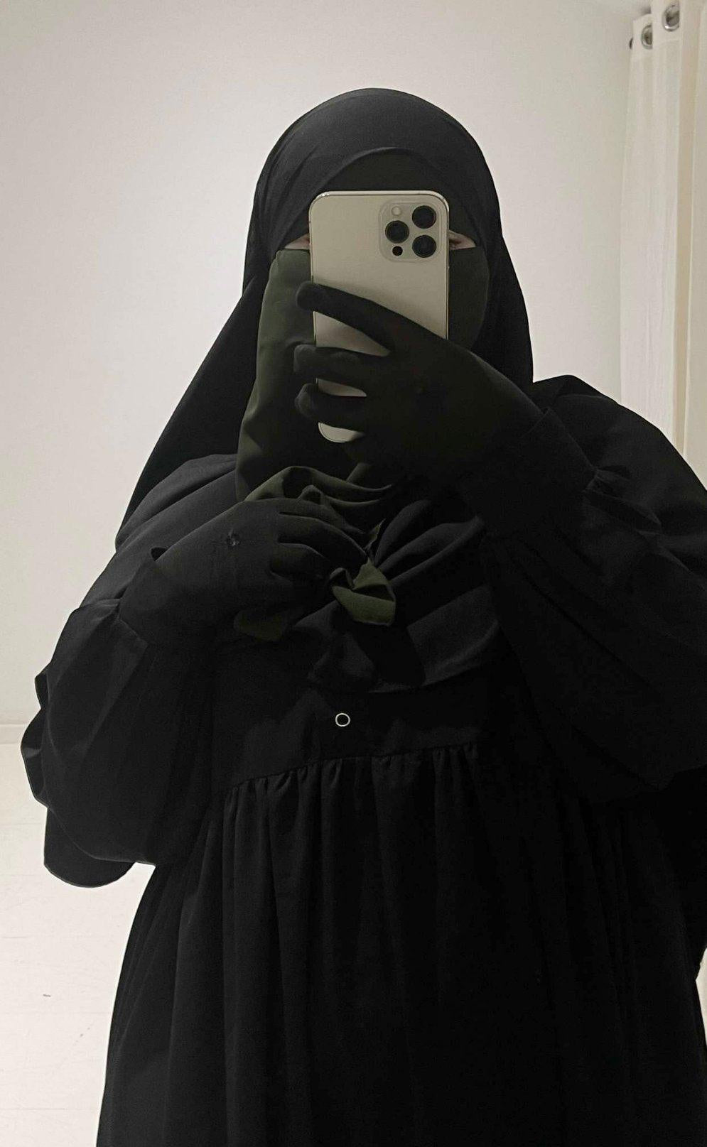 abaya hijrati portée couleur noire